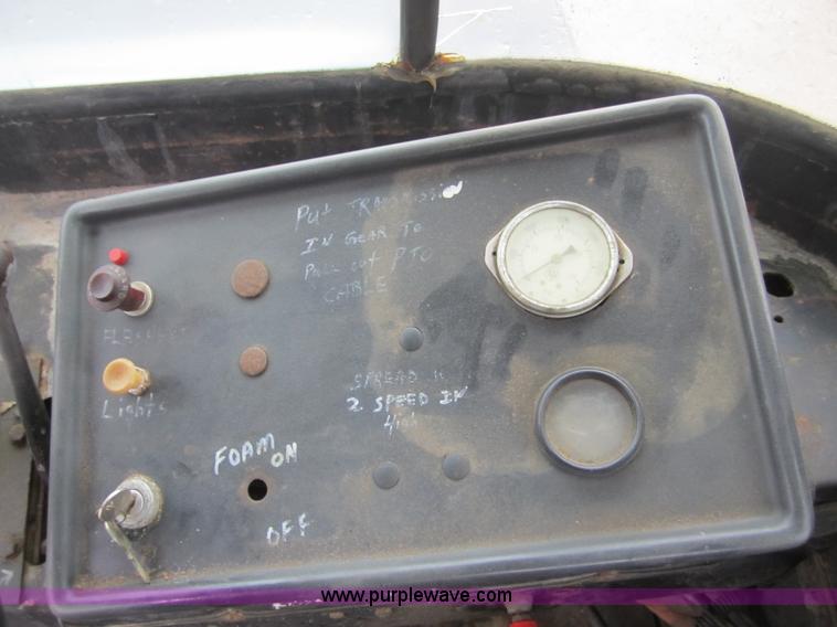 image for item A5684 Rickel Big A 2500 box spreader