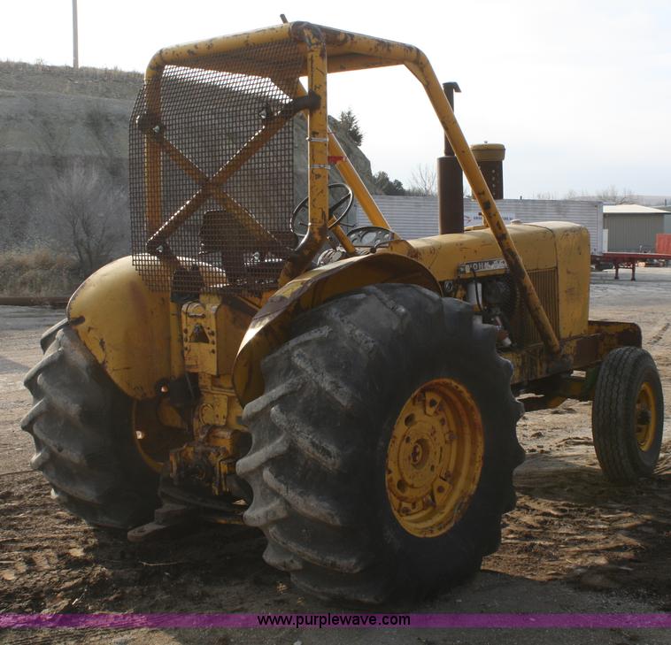 image for item A6580 1964 John Deere 600 tractor