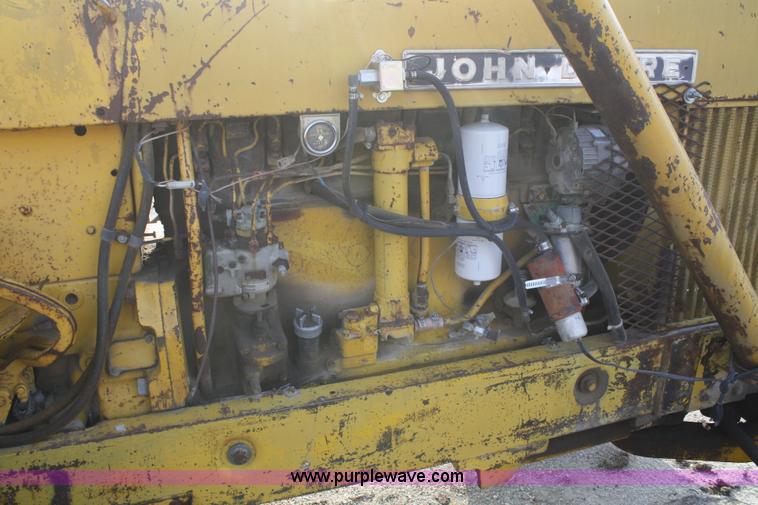 image for item A6580 1964 John Deere 600 tractor