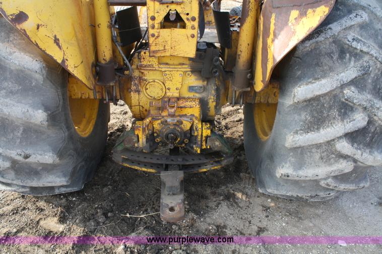 image for item A6580 1964 John Deere 600 tractor