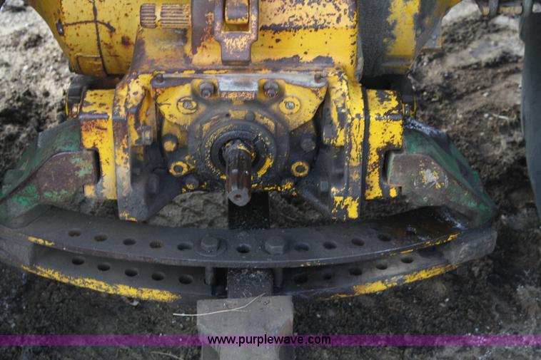 image for item A6580 1964 John Deere 600 tractor