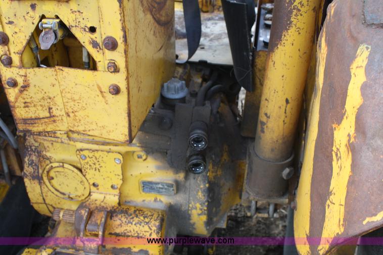 image for item A6580 1964 John Deere 600 tractor