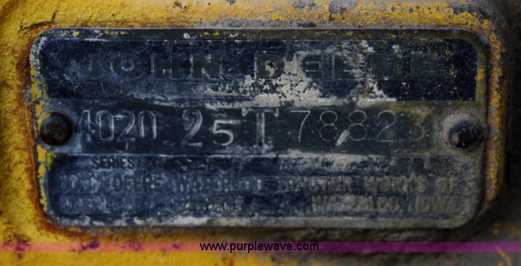 image for item A6580 1964 John Deere 600 tractor