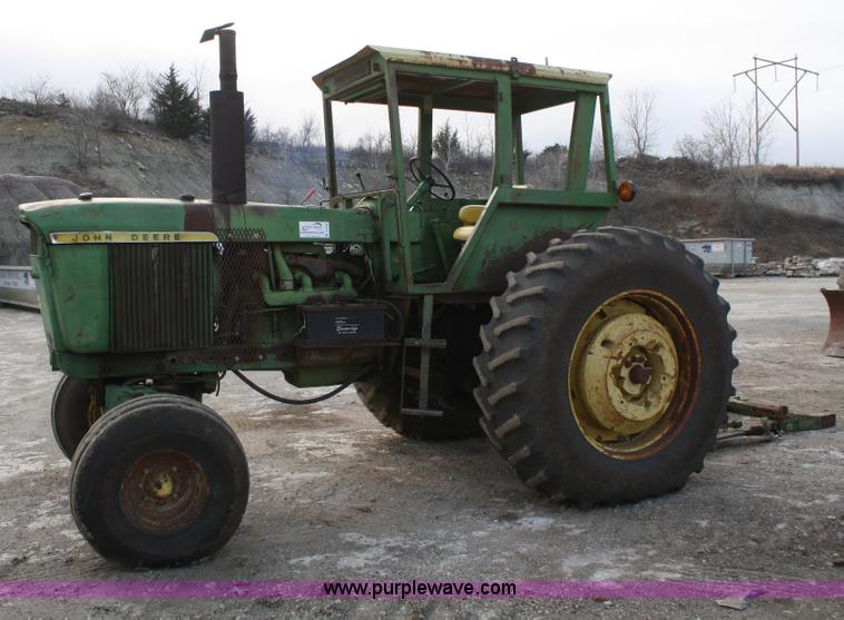 image for item A6584 1969 John Deere 4520 tractor