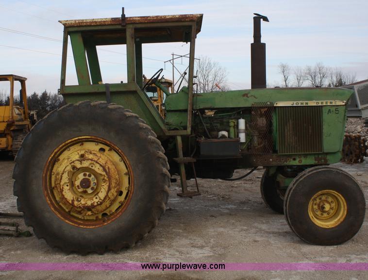 image for item A6584 1969 John Deere 4520 tractor