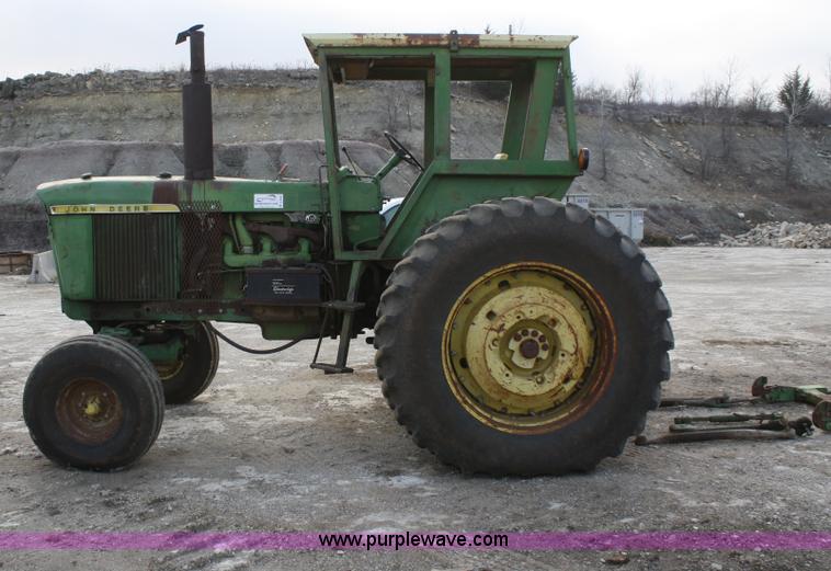 image for item A6584 1969 John Deere 4520 tractor