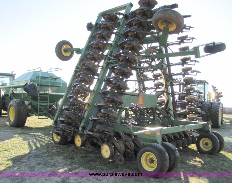 image for item B2138 John Deere 1850 42' air disk drill with John Deere 787 air commodity cart