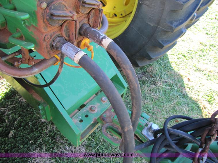 image for item B2138 John Deere 1850 42' air disk drill with John Deere 787 air commodity cart