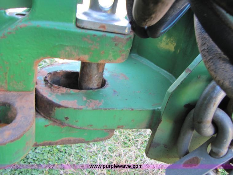 image for item B2138 John Deere 1850 42' air disk drill with John Deere 787 air commodity cart