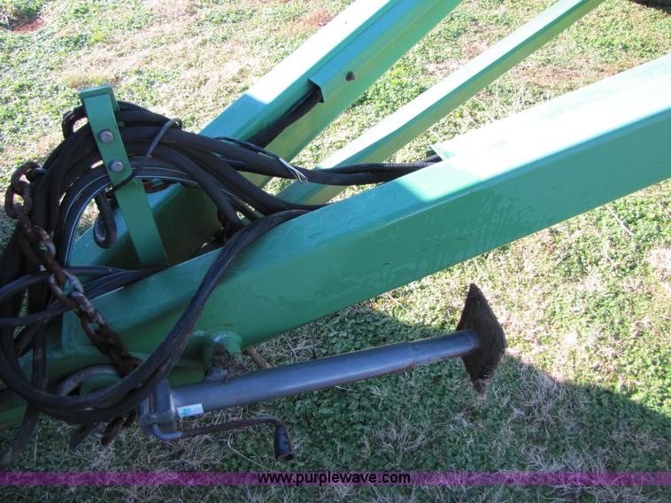 image for item B2138 John Deere 1850 42' air disk drill with John Deere 787 air commodity cart