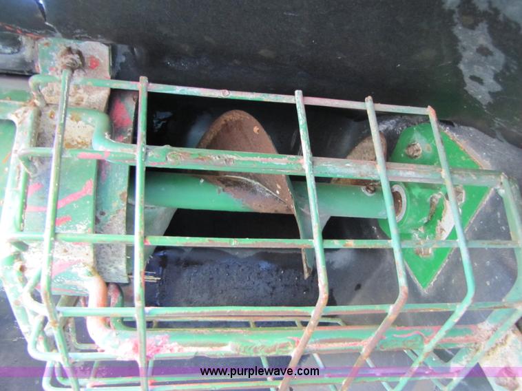 image for item B2138 John Deere 1850 42' air disk drill with John Deere 787 air commodity cart