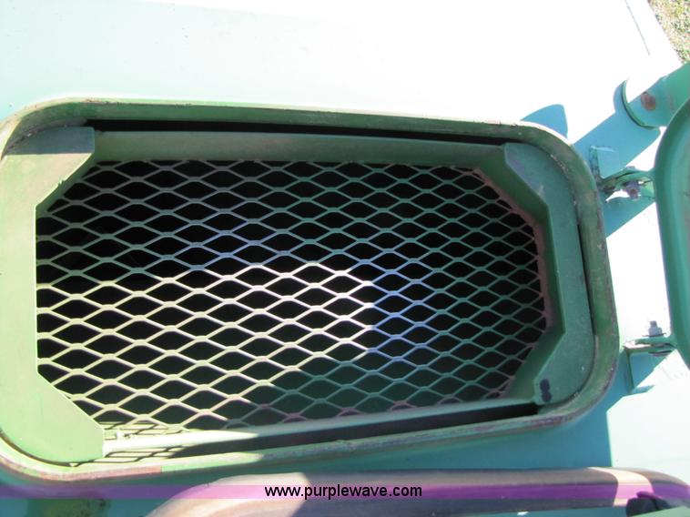 image for item B2138 John Deere 1850 42' air disk drill with John Deere 787 air commodity cart