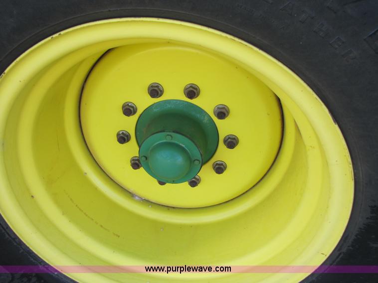 image for item B2138 John Deere 1850 42' air disk drill with John Deere 787 air commodity cart