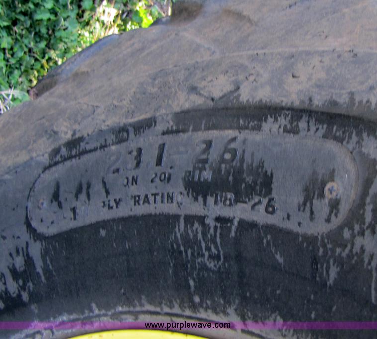 image for item B2138 John Deere 1850 42' air disk drill with John Deere 787 air commodity cart