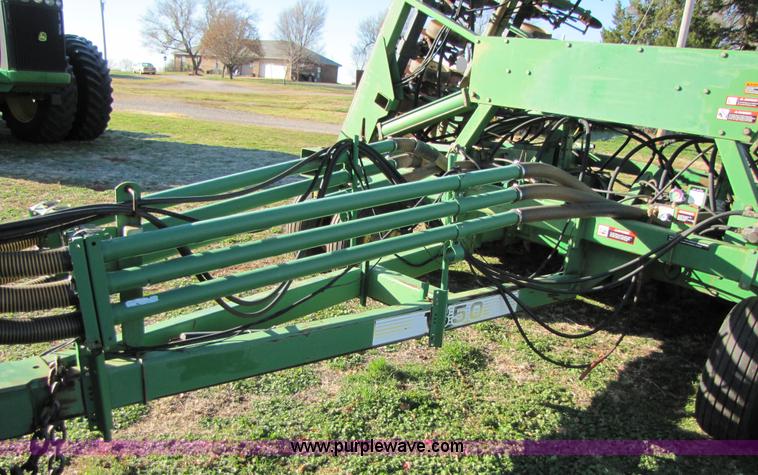 image for item B2138 John Deere 1850 42' air disk drill with John Deere 787 air commodity cart