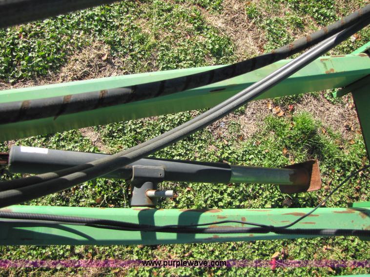 image for item B2138 John Deere 1850 42' air disk drill with John Deere 787 air commodity cart