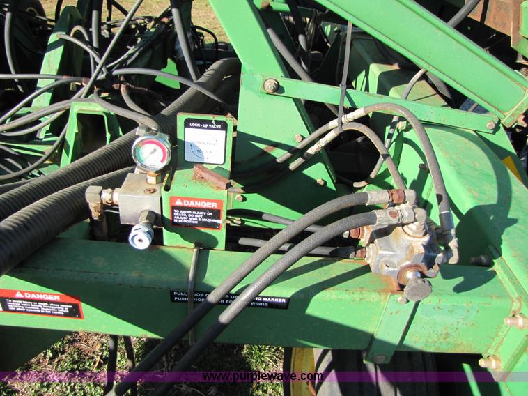 image for item B2138 John Deere 1850 42' air disk drill with John Deere 787 air commodity cart