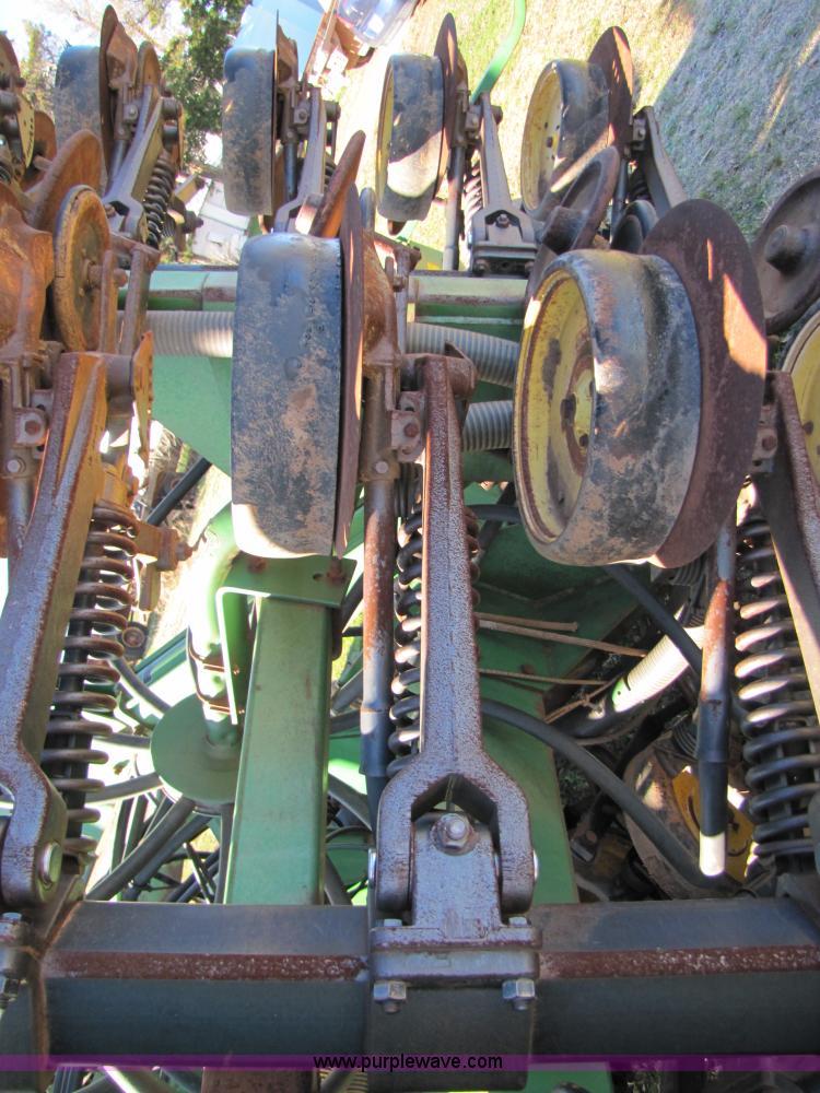 image for item B2138 John Deere 1850 42' air disk drill with John Deere 787 air commodity cart
