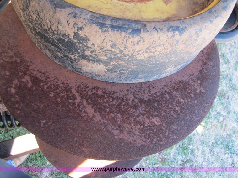 image for item B2138 John Deere 1850 42' air disk drill with John Deere 787 air commodity cart