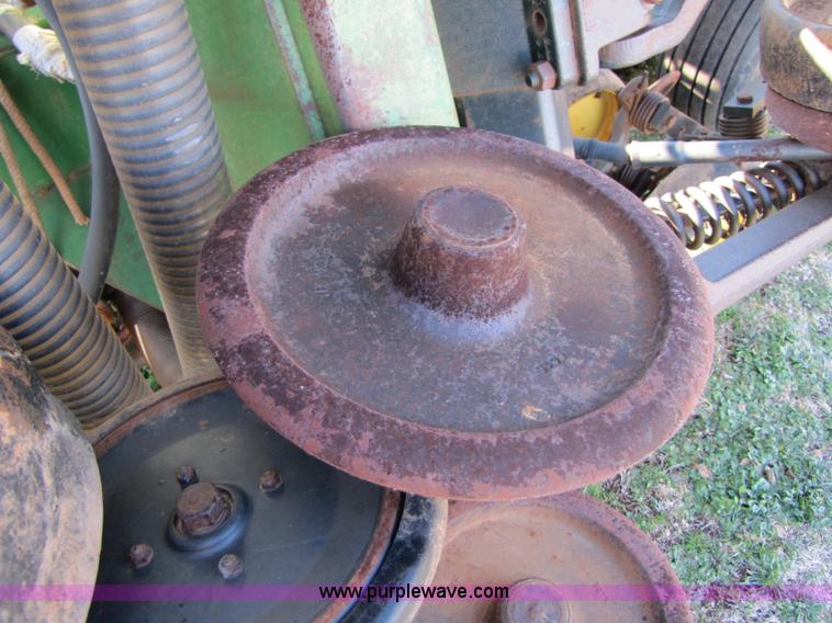 image for item B2138 John Deere 1850 42' air disk drill with John Deere 787 air commodity cart