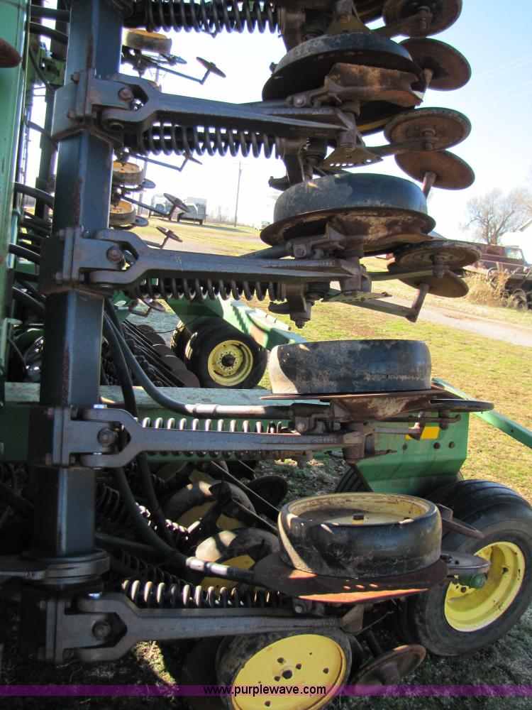 image for item B2138 John Deere 1850 42' air disk drill with John Deere 787 air commodity cart
