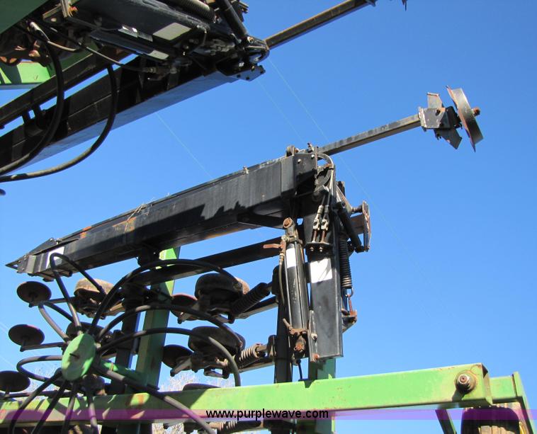 image for item B2138 John Deere 1850 42' air disk drill with John Deere 787 air commodity cart