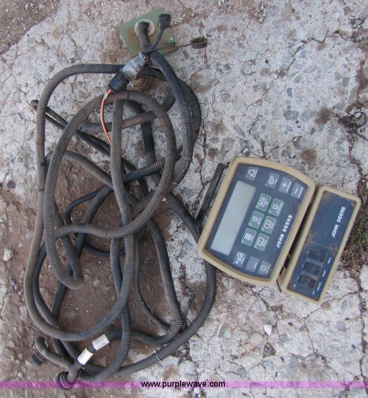 image for item B2138 John Deere 1850 42' air disk drill with John Deere 787 air commodity cart