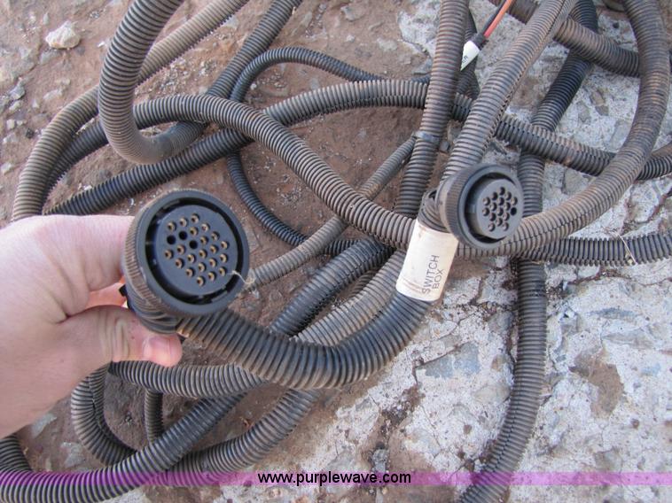 image for item B2138 John Deere 1850 42' air disk drill with John Deere 787 air commodity cart