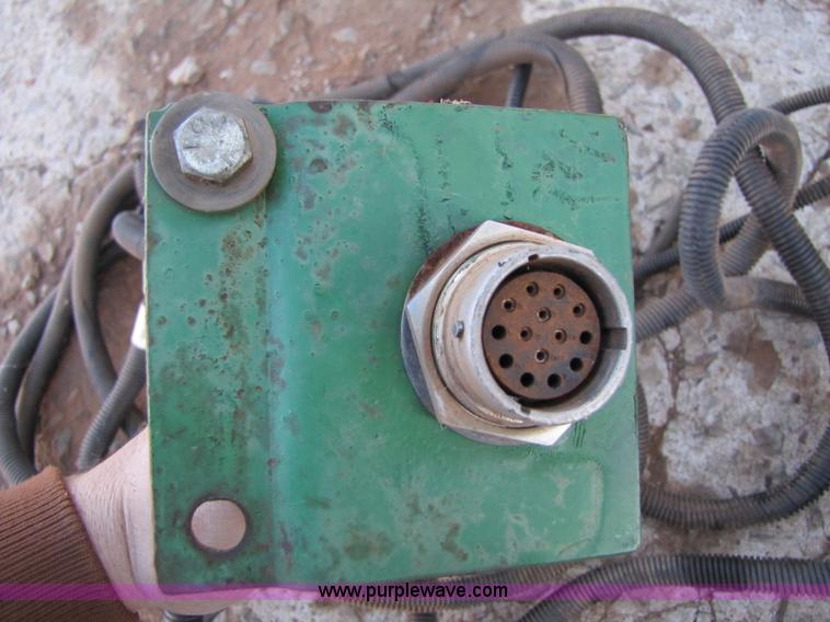 image for item B2138 John Deere 1850 42' air disk drill with John Deere 787 air commodity cart