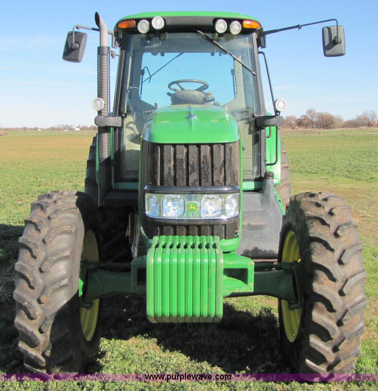 image for item B2139 2009 John Deere 7330 Premium MFWD tractor