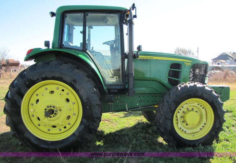 image for item B2139 2009 John Deere 7330 Premium MFWD tractor