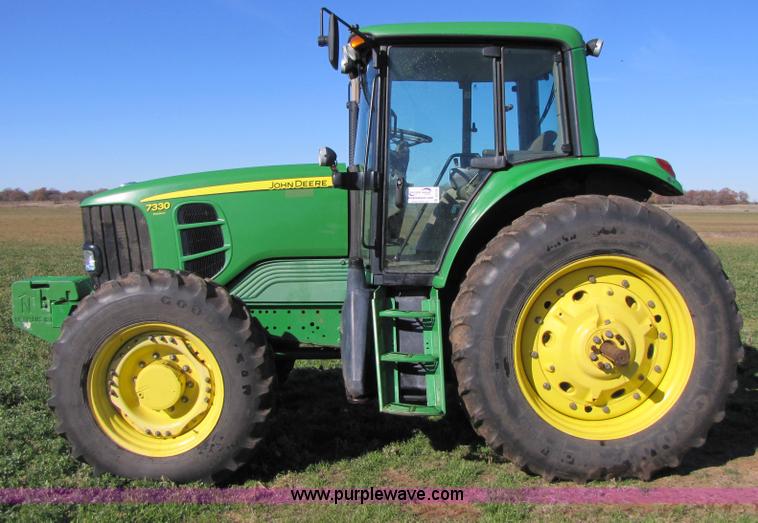 image for item B2139 2009 John Deere 7330 Premium MFWD tractor