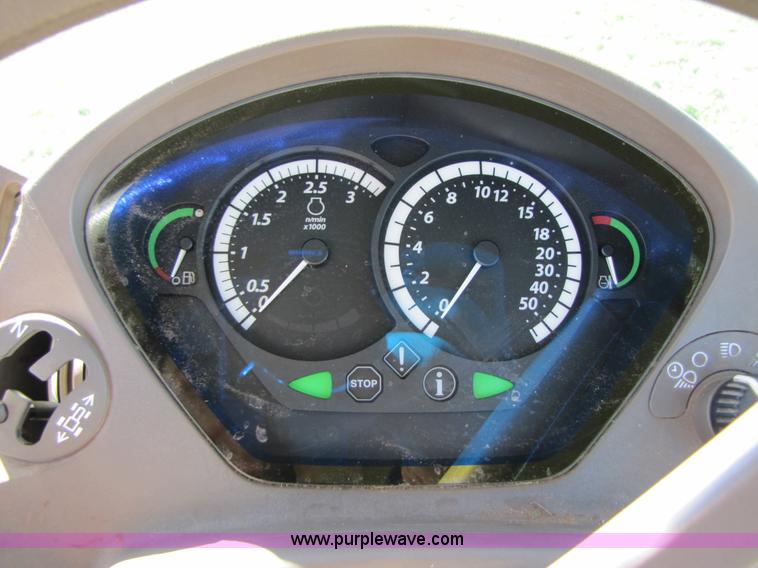 image for item B2139 2009 John Deere 7330 Premium MFWD tractor