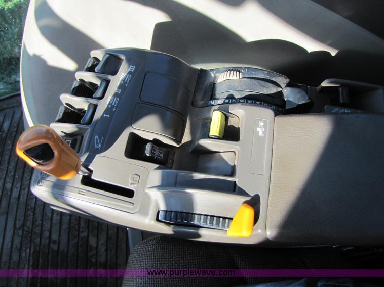 image for item B2139 2009 John Deere 7330 Premium MFWD tractor