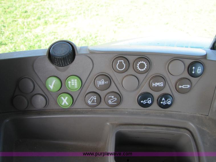 image for item B2139 2009 John Deere 7330 Premium MFWD tractor