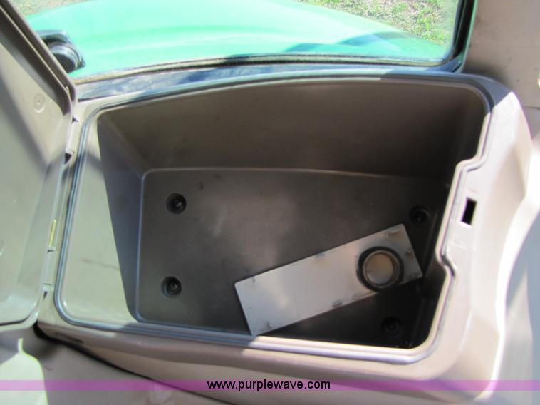 image for item B2139 2009 John Deere 7330 Premium MFWD tractor