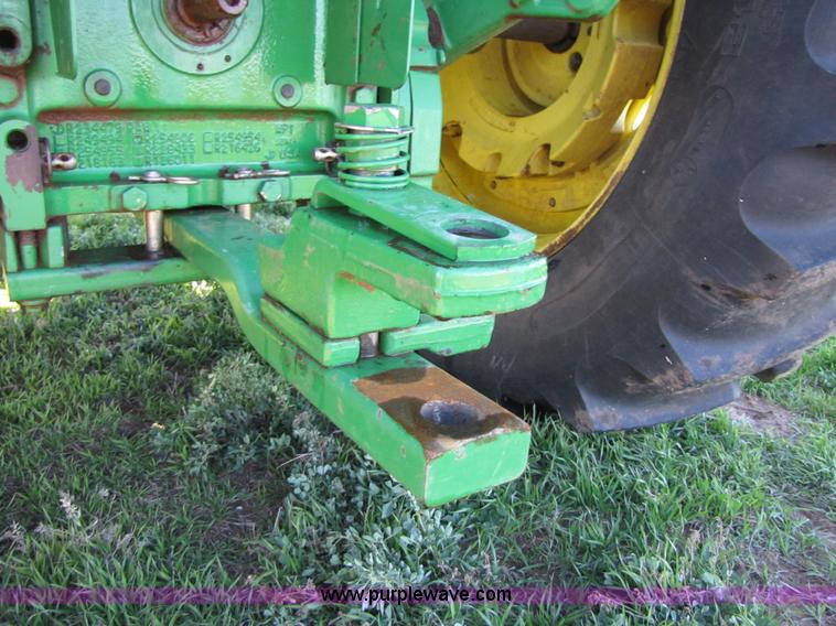 image for item B2139 2009 John Deere 7330 Premium MFWD tractor