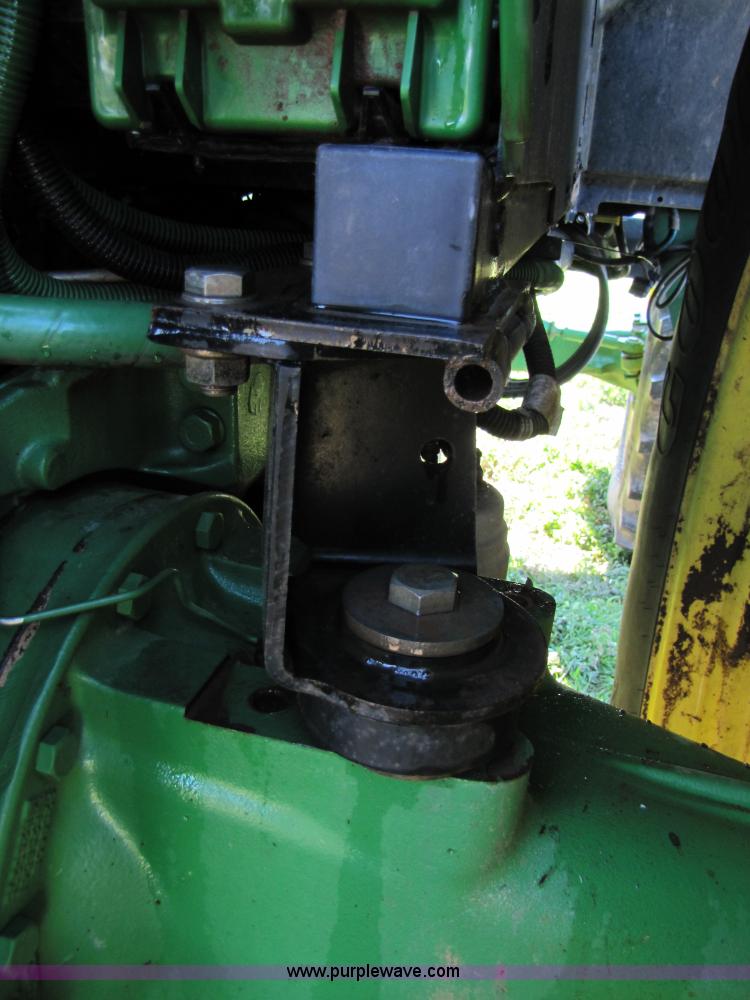 image for item B2139 2009 John Deere 7330 Premium MFWD tractor