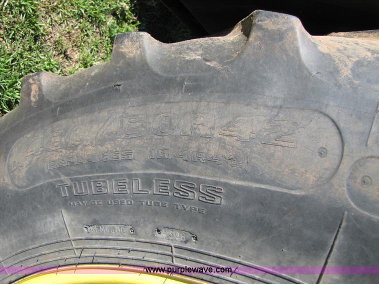 image for item B2139 2009 John Deere 7330 Premium MFWD tractor