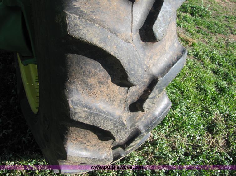 image for item B2139 2009 John Deere 7330 Premium MFWD tractor
