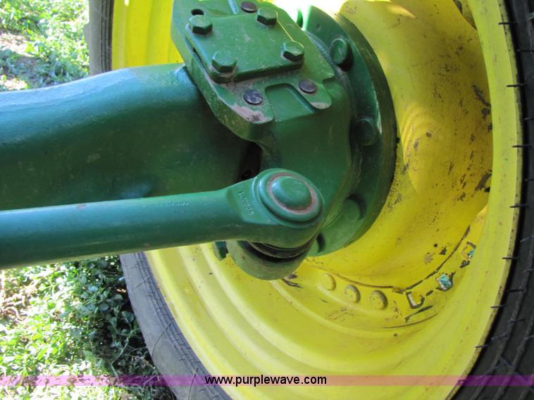 image for item B2139 2009 John Deere 7330 Premium MFWD tractor