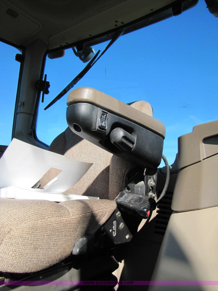 image for item B2139 2009 John Deere 7330 Premium MFWD tractor