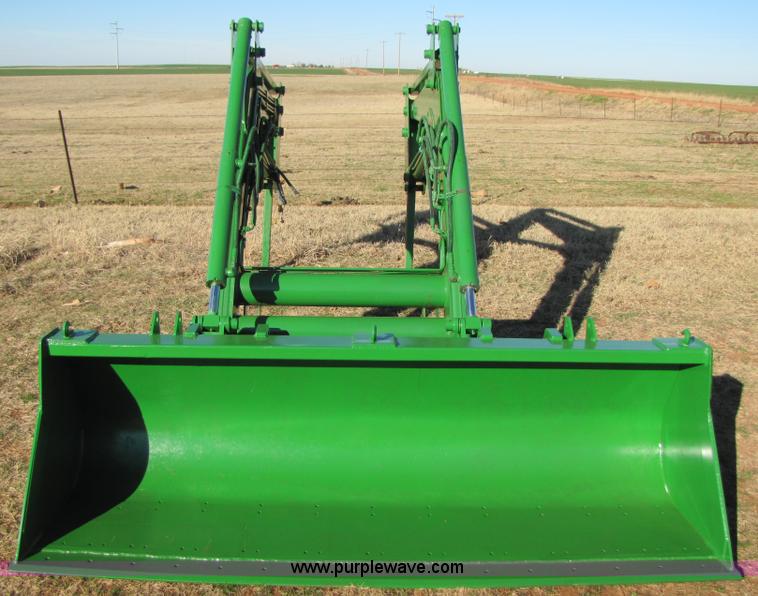 image for item B2141 John Deere 840 loader