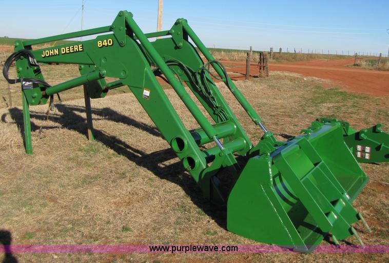 image for item B2141 John Deere 840 loader