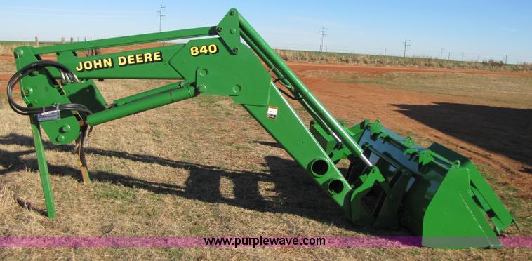 image for item B2141 John Deere 840 loader