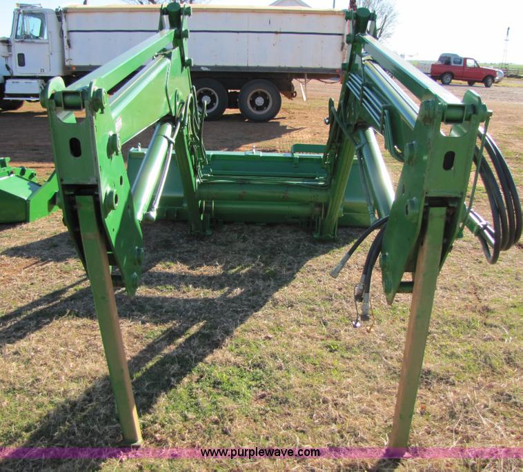 image for item B2141 John Deere 840 loader