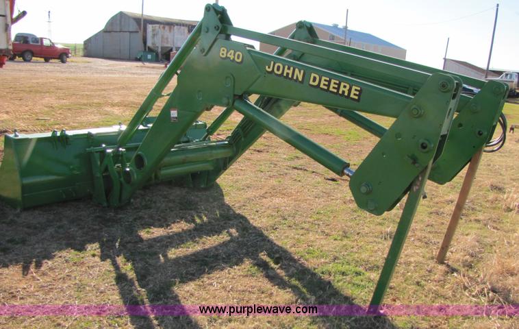 image for item B2141 John Deere 840 loader