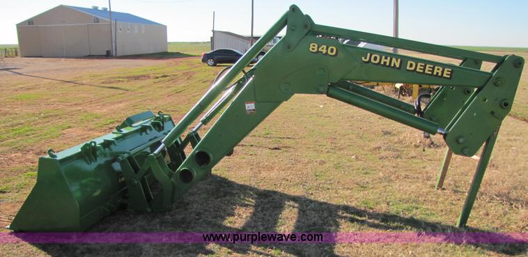 image for item B2141 John Deere 840 loader