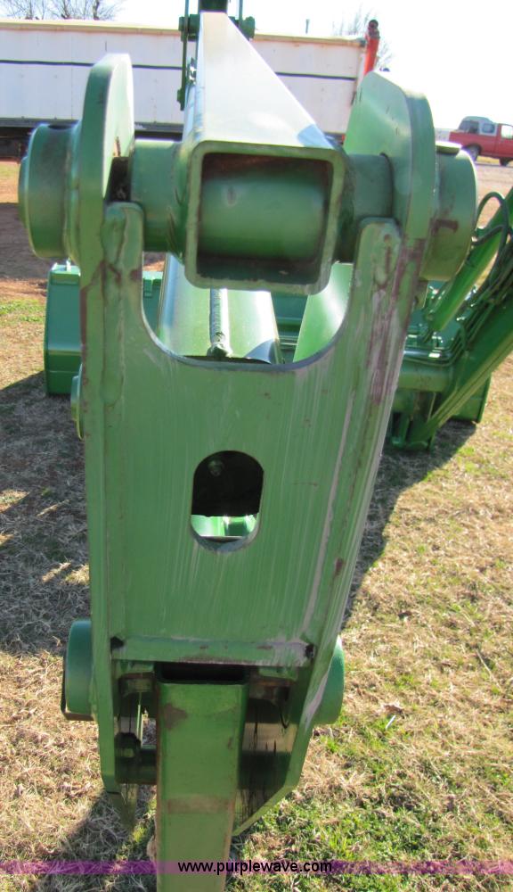 image for item B2141 John Deere 840 loader