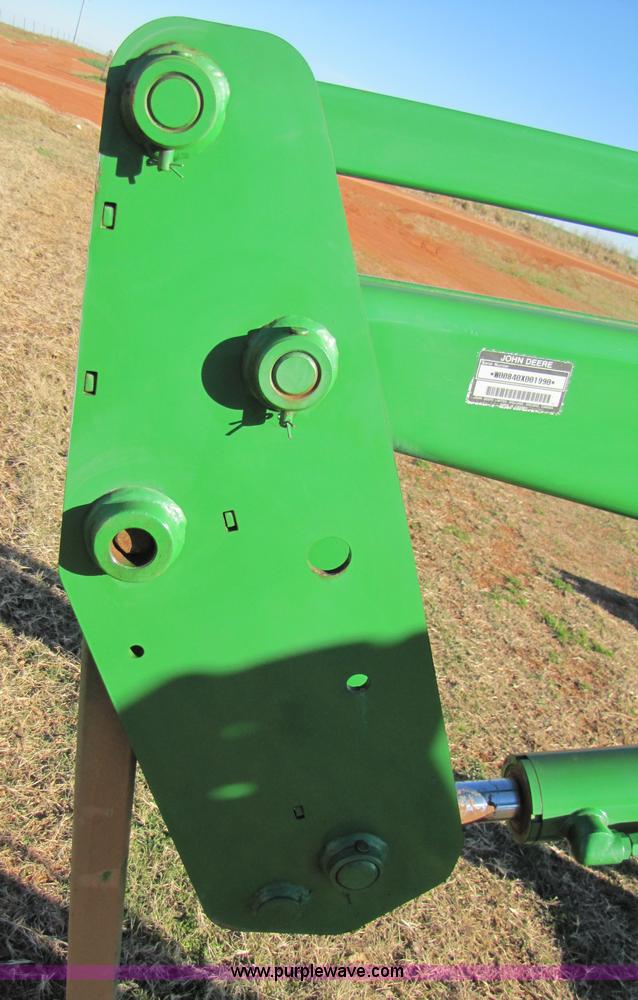 image for item B2141 John Deere 840 loader
